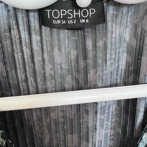 Floral top shop dress, medium length, dress size 2 !